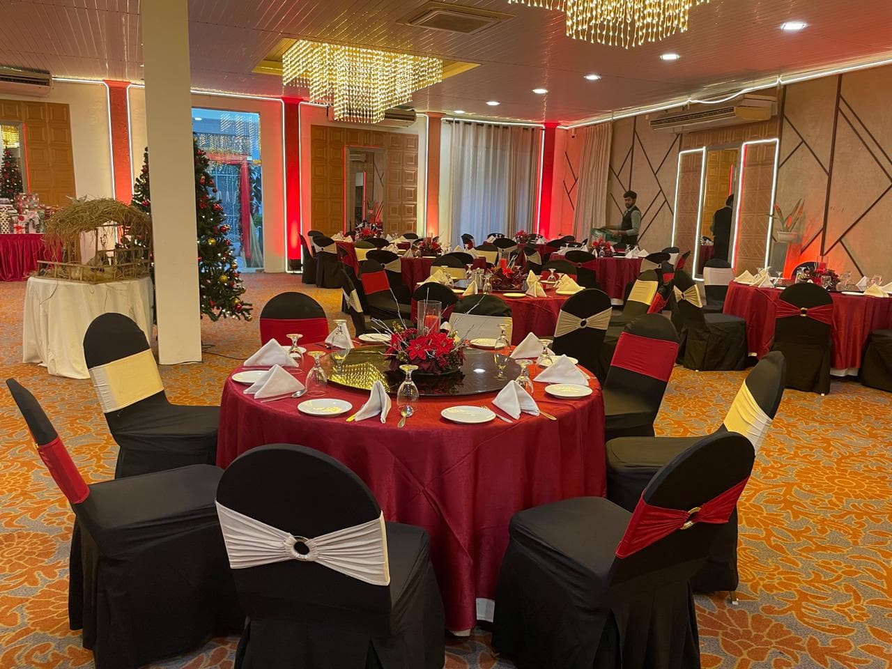 weddings-1779990512796-272